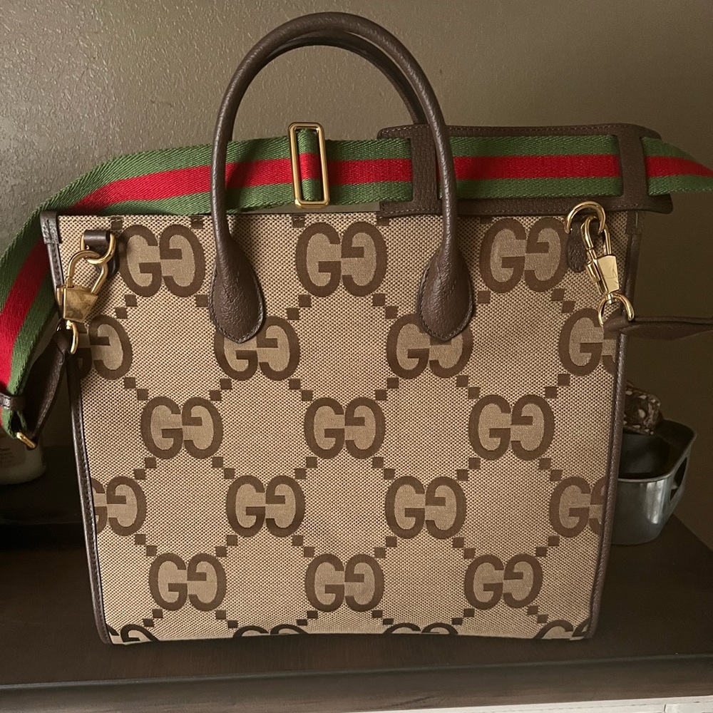 Gucci 1:1 original quality crossbody bag.